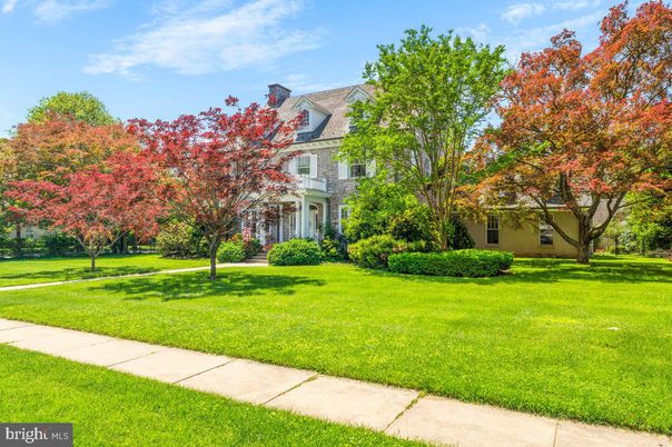 Backyard, Exterior, Facade, French Provincial