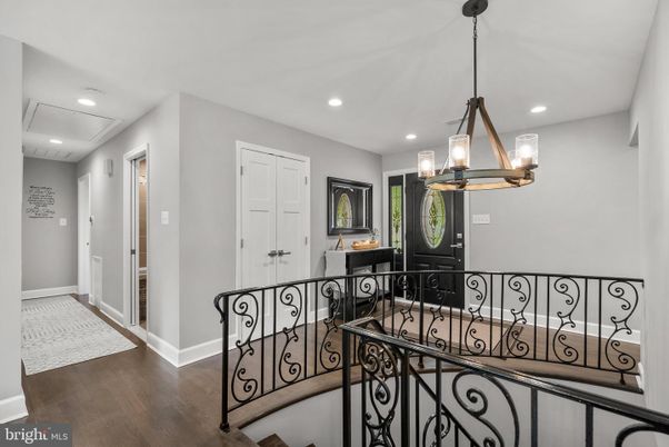 Interior, Pendant Lights, Recessed Lighting, Wood Texture Flooring