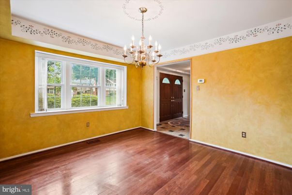 Chandelier, Empty room, Interior, Wood Texture Flooring