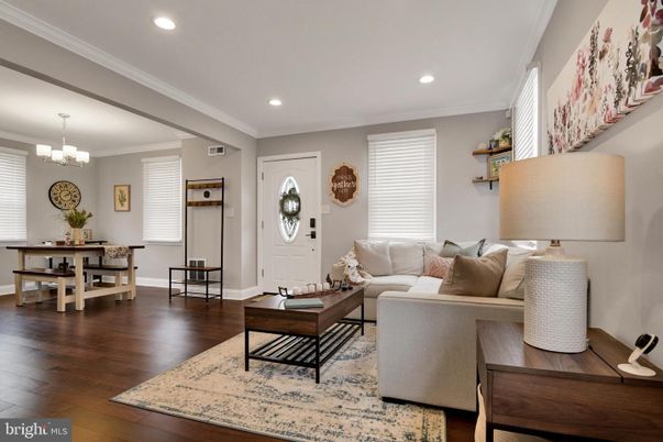 Chandelier, Dining room, Interior, Living room, Recessed Lighting, Wood Texture Flooring