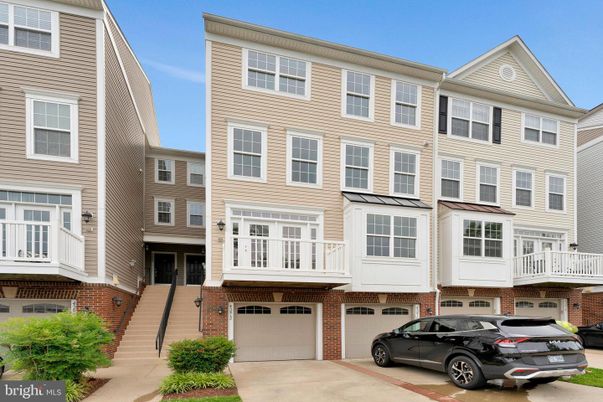 Attached, Exterior, Facade, Brick Facade, Rowhouse