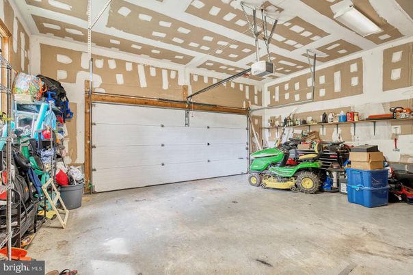 Garage, Interior