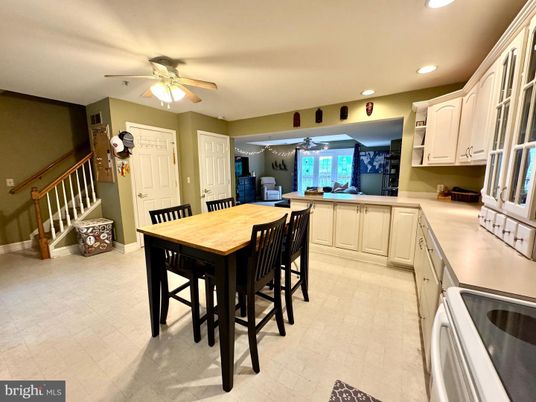 Dining room, Interior, Kitchen, Recessed Lighting
