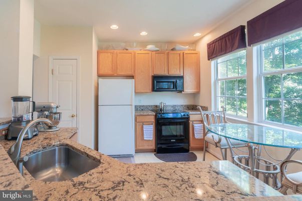 Dining room, Interior, Kitchen, Recessed Lighting