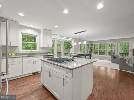 Dining room, Interior, Kitchen, Living room, Pendant Lights, Recessed Lighting, Wood Texture Flooring
