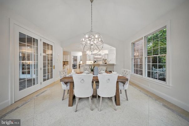 Chandelier, Dining room, Interior, Kitchen, Pendant Lights