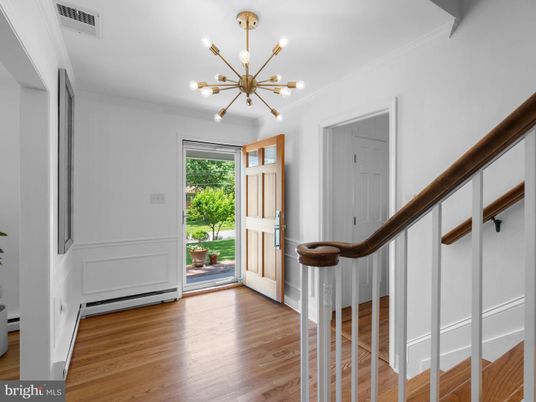 Interior, Pendant Lights, Wood Texture Flooring