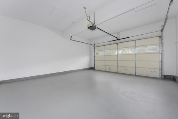 Garage, Interior