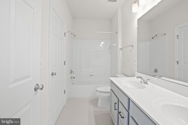 Bathroom, Dual Sink Vanities, Interior