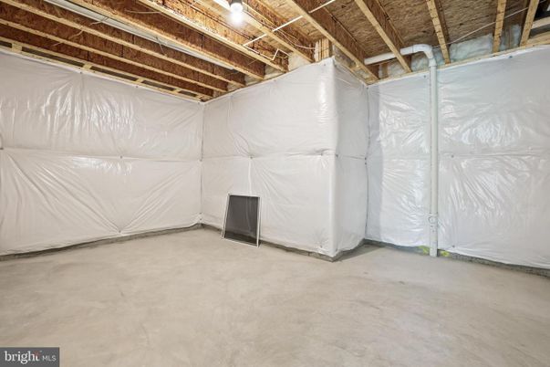 Garage, Interior, Wooden Beams, Wooden Ceilings