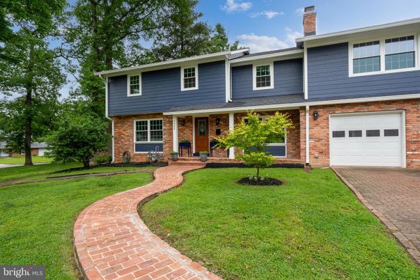 Attached, Exterior, Facade, Brick Facade, Split Level