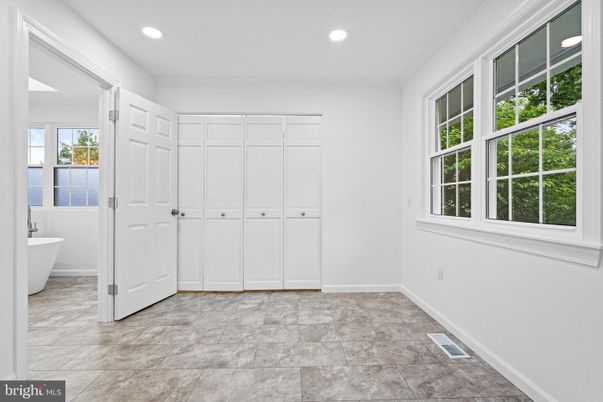 Bathroom, Free Standing Baths, Interior, Recessed Lighting