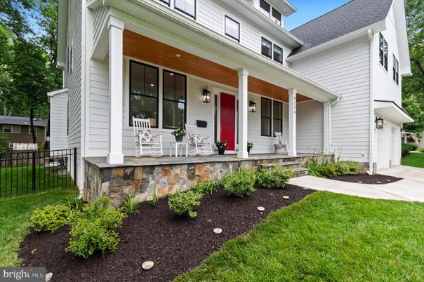 Exterior, Facade, None