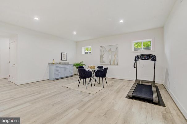Dining room, Fitness Equipment, Interior, Recessed Lighting, Wood Texture Flooring