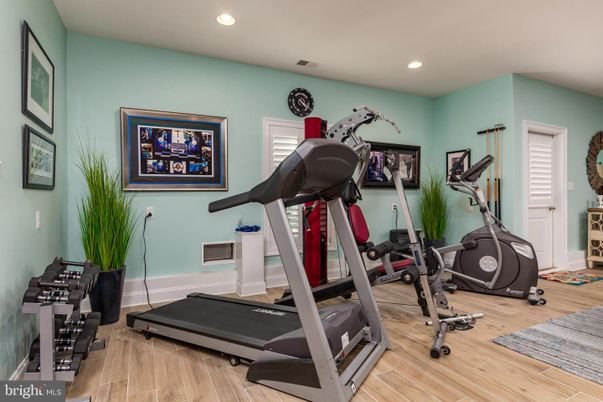 Fitness Equipment, Interior, Recessed Lighting, Wood Texture Flooring