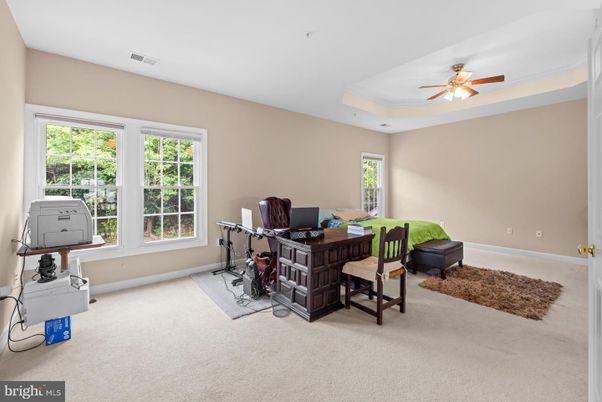 Home Office, Interior