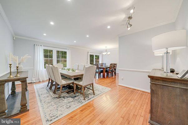 Chandelier, Dining room, Interior, Recessed Lighting, Wood Texture Flooring