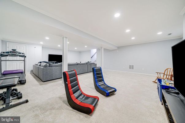 Fitness Equipment, Interior, Living room, Recessed Lighting