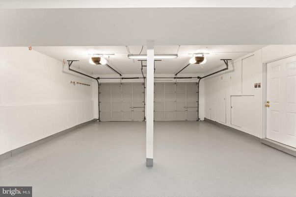 Garage, Interior