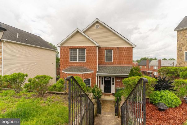 Exterior, Facade, Brick Facade, Brick Traditional
