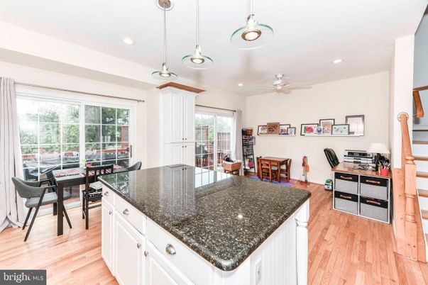 Dining room, Interior, Kitchen, Pendant Lights, Recessed Lighting, Wood Texture Flooring