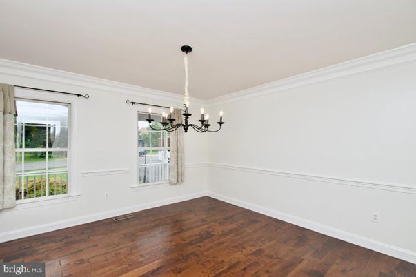 Chandelier, Empty room, Interior, Wood Texture Flooring