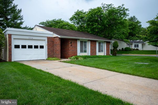 Attached, Exterior, Facade, Brick Facade, Ranch