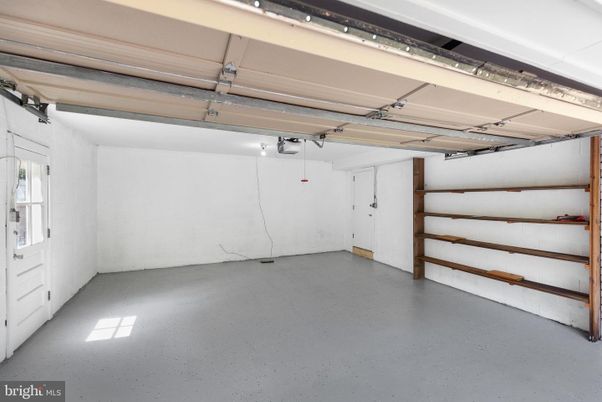 Garage, Interior