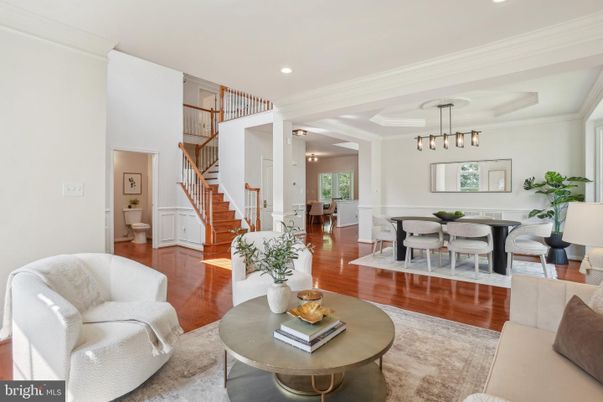 Dining room, Interior, Living room, Pendant Lights, Recessed Lighting, Wood Texture Flooring