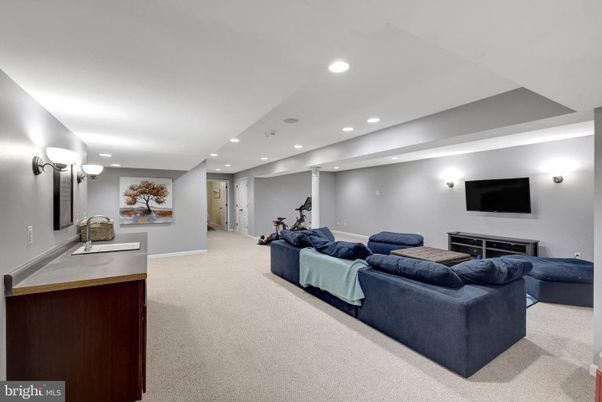Fitness Equipment, Interior, Living room, Recessed Lighting