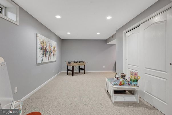 Game Room, Interior, Recessed Lighting
