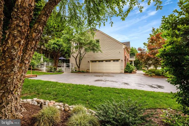 Backyard, Detached Garage, Exterior
