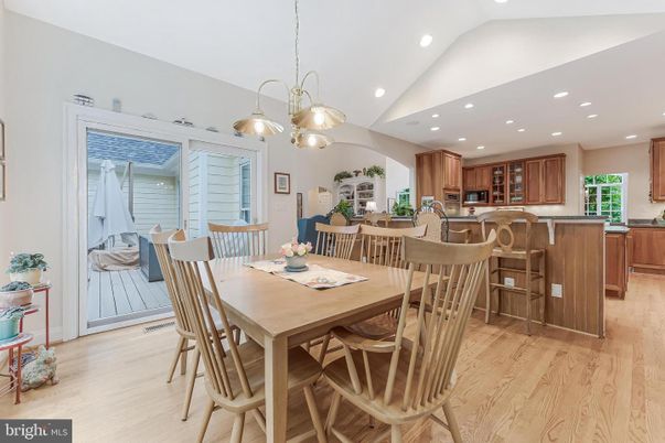 Dining room, Interior, Kitchen, Pendant Lights, Recessed Lighting, Wood Texture Flooring
