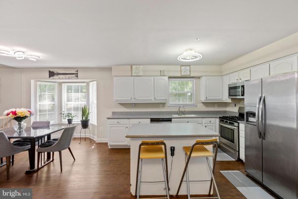 Dining room, Interior, Kitchen, Stainless Steel Appliances, Wood Texture Flooring