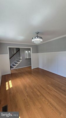 Chandelier, Empty room, Interior, Wood Texture Flooring