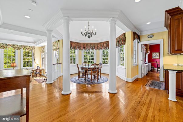 Chandelier, Dining room, Interior, Recessed Lighting, Wood Texture Flooring