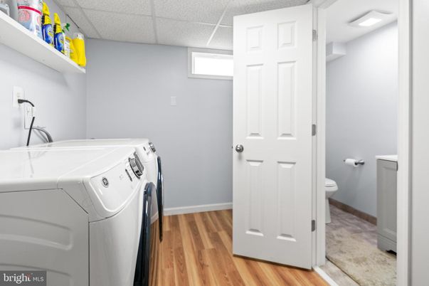 Interior, Washer, Wood Texture Flooring