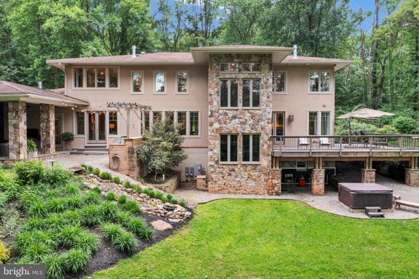 Backyard, Exterior, Hot Tub