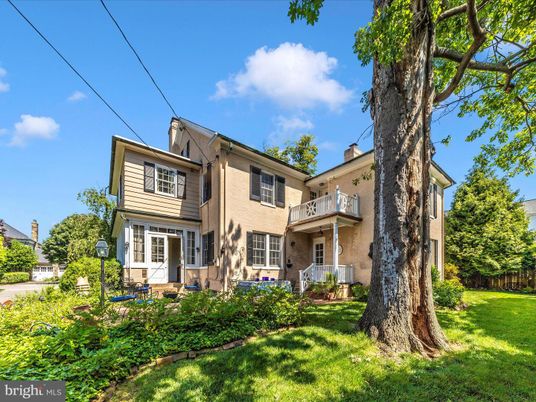 Backyard, Exterior, Facade, Rowhouse