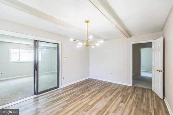 Empty room, Interior, Pendant Lights, Wood Texture Flooring
