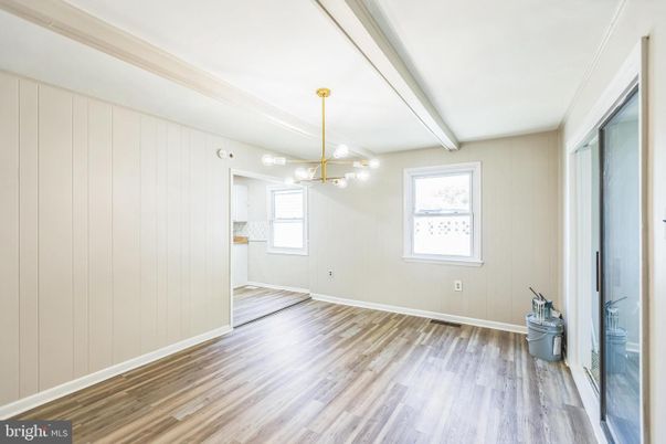 Empty room, Interior, Pendant Lights, Wood Texture Flooring