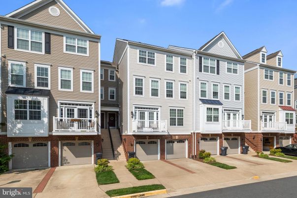 Attached, Exterior, Facade, Brick Facade, Rowhouse