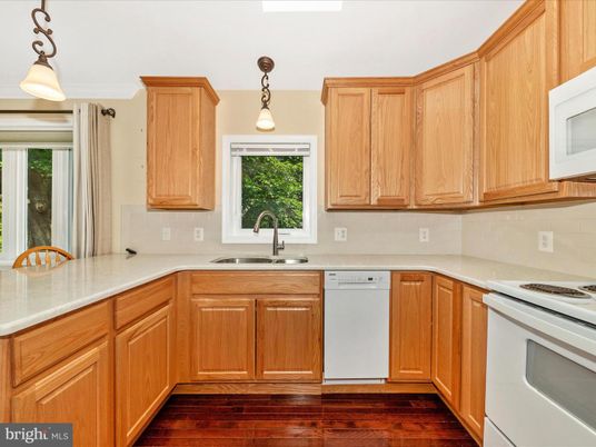 Interior, Kitchen, Pendant Lights, Wood Texture Flooring