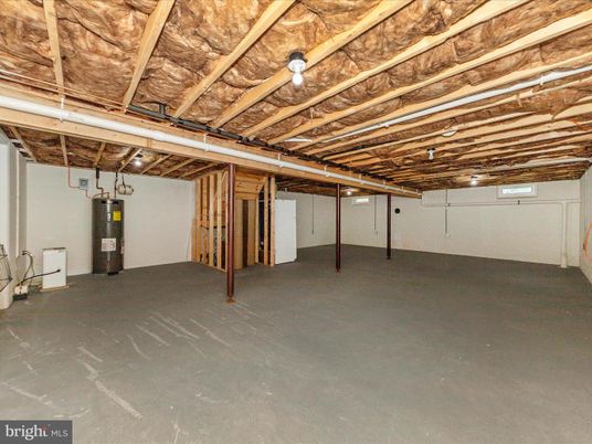 Empty room, Interior, Wooden Beams
