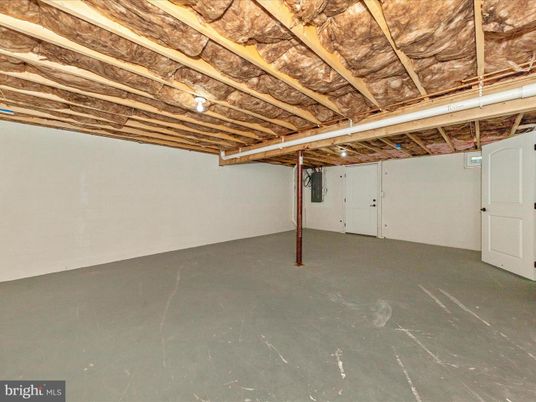 Empty room, Interior, Wooden Beams, Wooden Ceilings