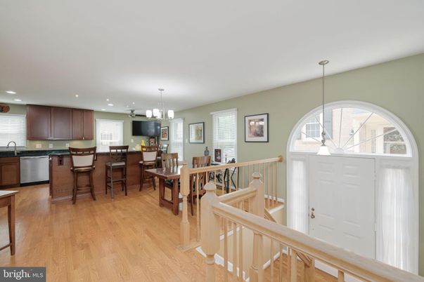 Dining room, Interior, Kitchen, Pendant Lights, Recessed Lighting, Wood Texture Flooring