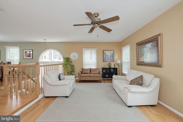 Interior, Living room, Pendant Lights, Wood Texture Flooring
