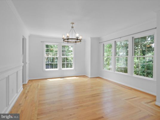 Chandelier, Empty room, Interior, Wood Texture Flooring
