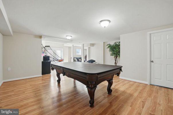 Billiard Table, Game Room, Interior, Wood Texture Flooring