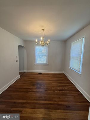 Chandelier, Empty room, Interior, Wood Texture Flooring